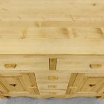 komoda z litego drewna świerkowego