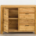 komoda z litego drewna z szufladami do salonu