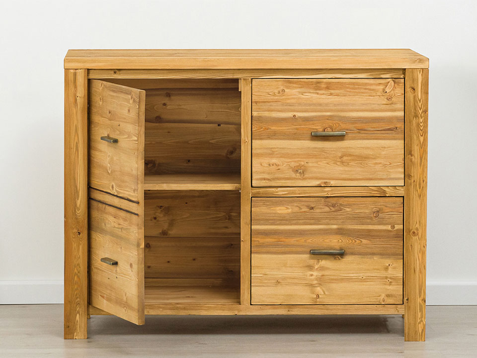 komoda z litego drewna z szufladami do salonu