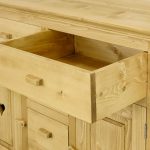 komody drewniane z szufladami do sypialni