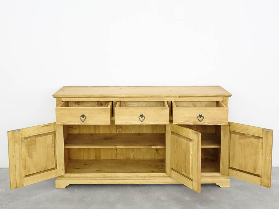 komody z drewna świerkowego