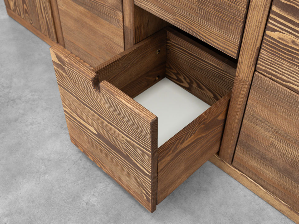 komody z litego drewna