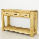 konsola z litego drewna świerkowego do sypialni