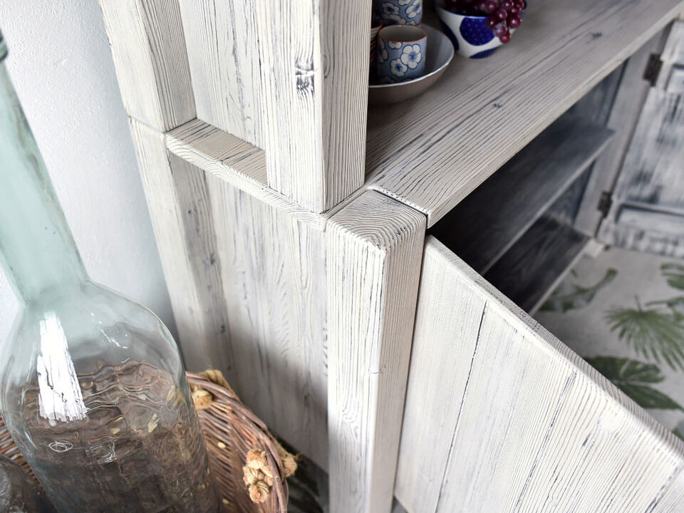 kredens z litego drewna