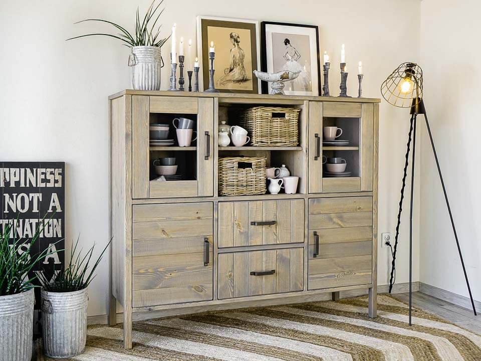 kredens drewniany do jadalni