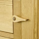 kredens z drewna świerkowego