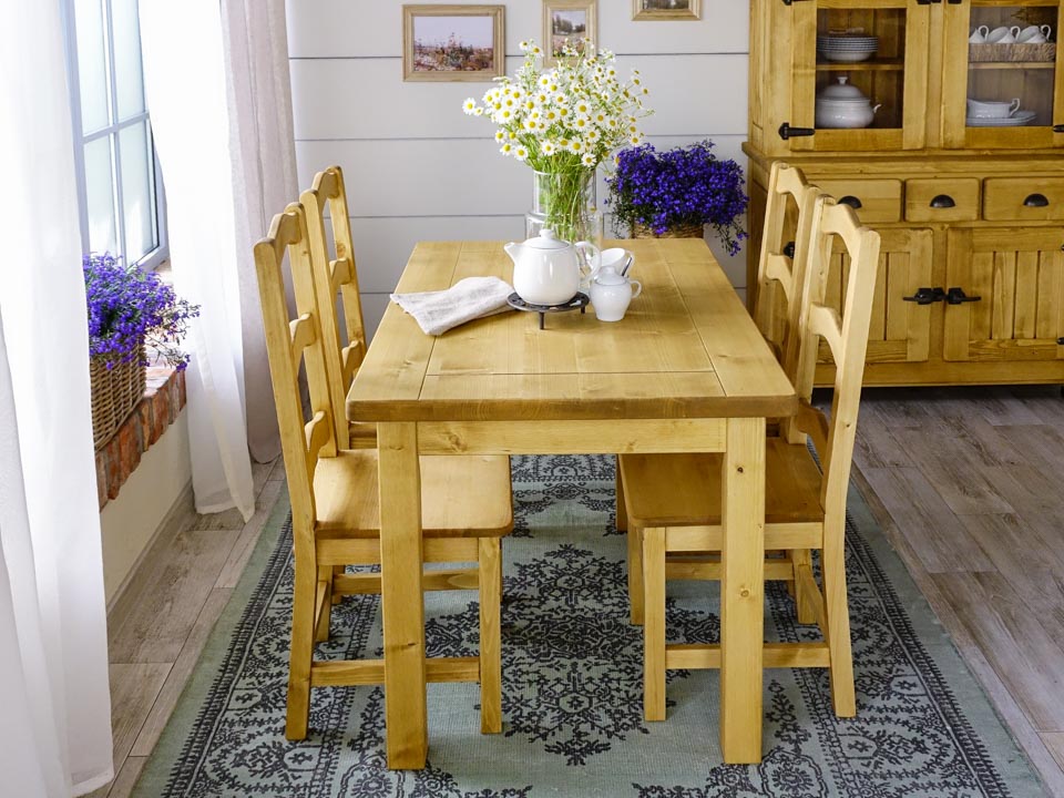 krzesła z litego drewna