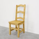 krzesło drewniane do stołu rustykalne