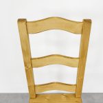 krzesło z drewna świerkowego