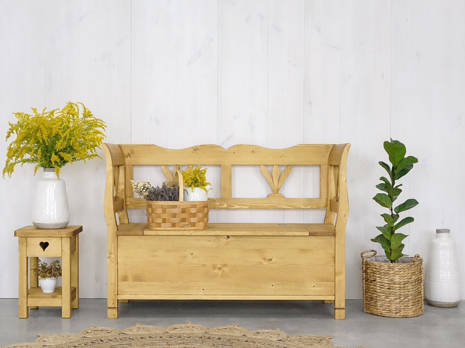 ławka drewniana świerkowa rustykalna do przedpokoju
