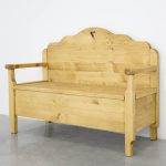 ławka z drewna świerkowego