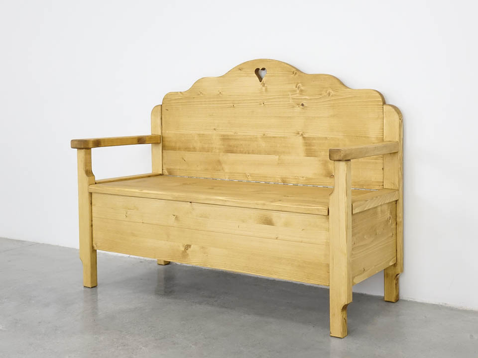 ławka z drewna świerkowego