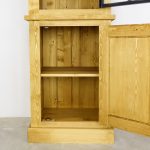 loftowa witryna drewniana do salonu