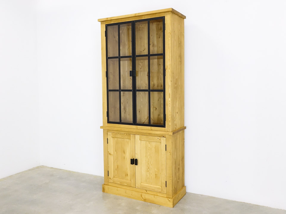 loftowa witryna drewniana do salonu