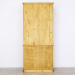 loftowa witryna drewniana do salonu