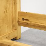 łóżka drewniane