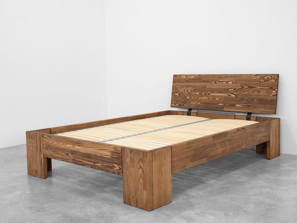 łóżko drewniane do sypialni