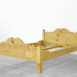 łóżko drewniane świerkowe do sypialni