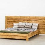 łóżko drewniane świerkowe skandynawskie do sypialni