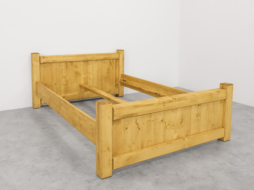 łóżko drewniane vintage