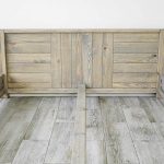 łóżko drewniane zagłówek