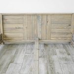 łóżko drewniane zagłówek