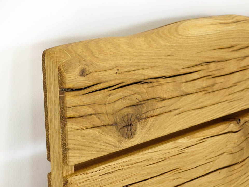 łóżko z drewna dębowego