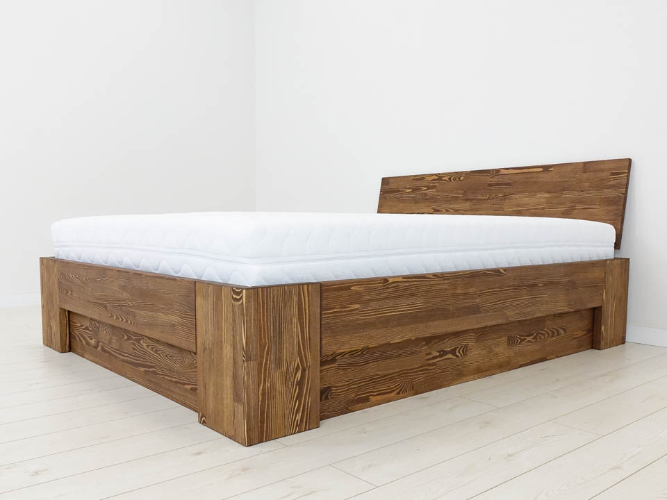 łóżko z drewna do sypialni