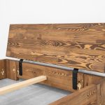 łóżko z drewna sosnowego