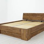 łóżko z drewna sosnowego z pojemnikiem