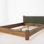 łóżko z litego drewna