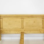 łóżko z litego drewna świerkowego