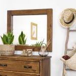 lustro w drewnianej ramie rustykalne do przedpokoju