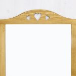 lustro w drewnianej ramie do przedpokoju wiszące