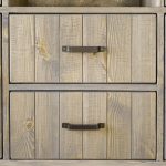 metalowe uchwyty kredens drewniany