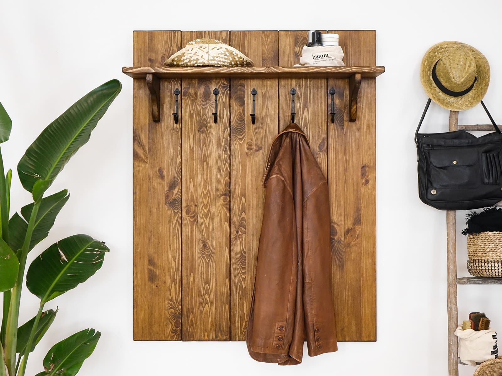 panel wieszakowy z drewna rustykalny do przedpokoju sosnowy
