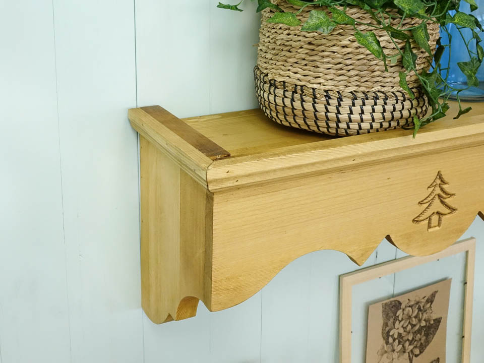 półka z litego drewna