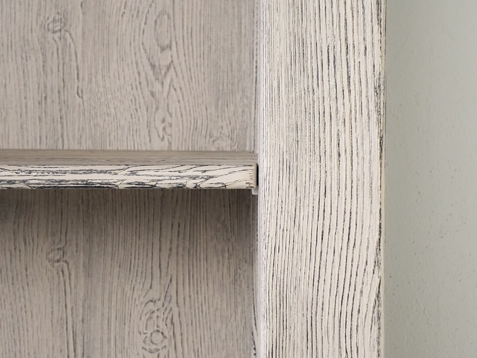 regał z drewna detal