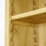 regał z drewna świerkowego