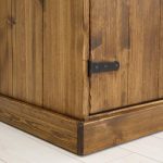 rustykalna drewniana szafa do sypialni
