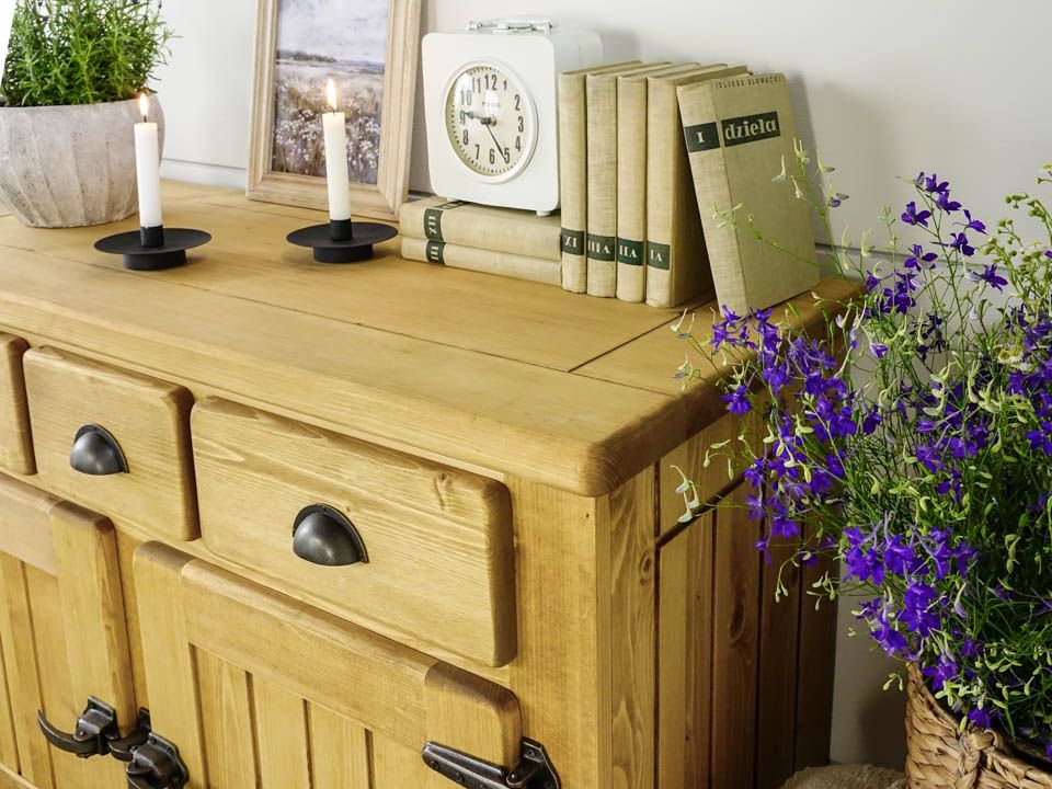 rustykalna komoda do sypialni