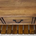 rustykalna konsola drewniana do przedpokoju