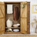 rustykalna szafa drewniana