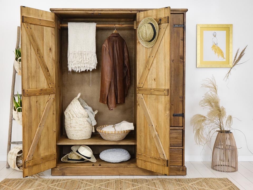 rustykalna szafa drewniana