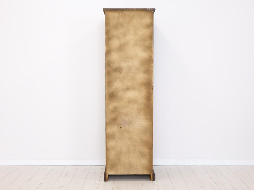 rustykalna szafa drewniana do sypialni