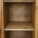 rustykalna szafa drewniana do sypialni