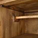 rustykalna szafa z drewna