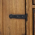 rustykalna szafa z drewna do sypialni