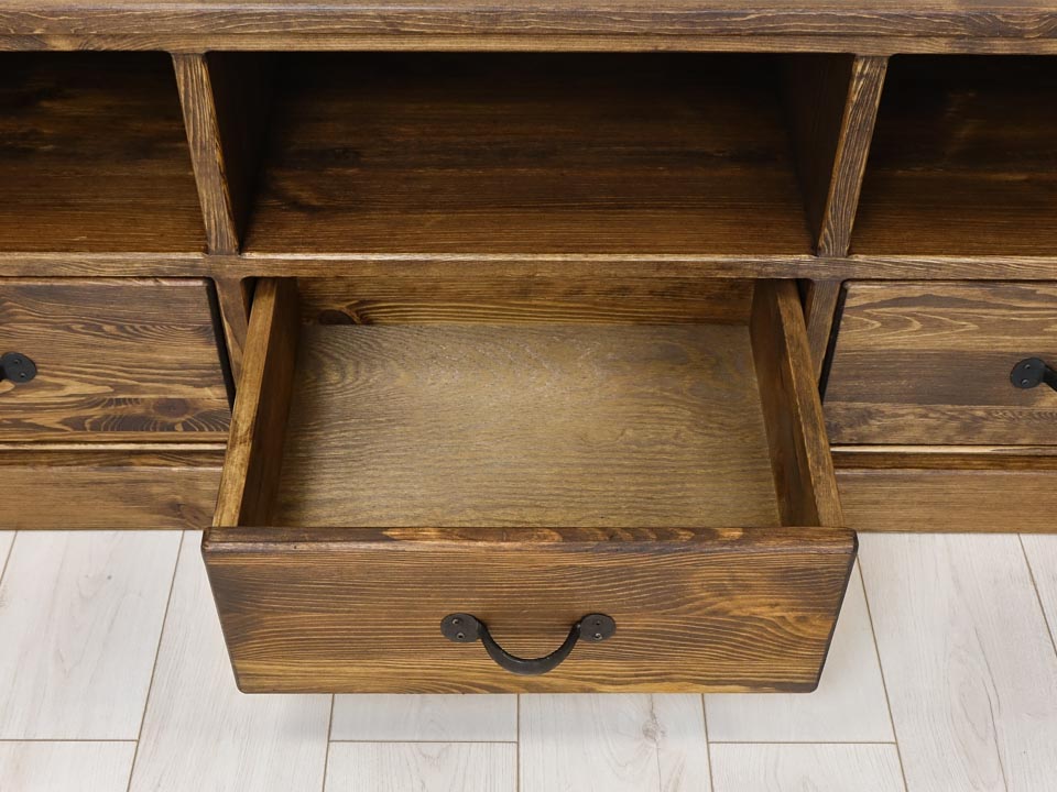 rustykalna szafka rtv z drewna