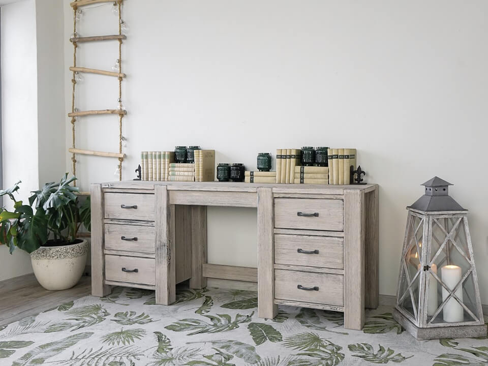 rustykalne biurko drewniane